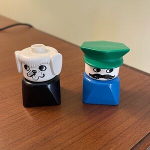 Lego Duplo Police Officer Puppy Dog Brick Block Action Figure Vintage 1979 70s
